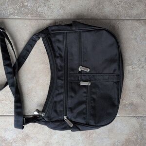 Black multi zippers purse